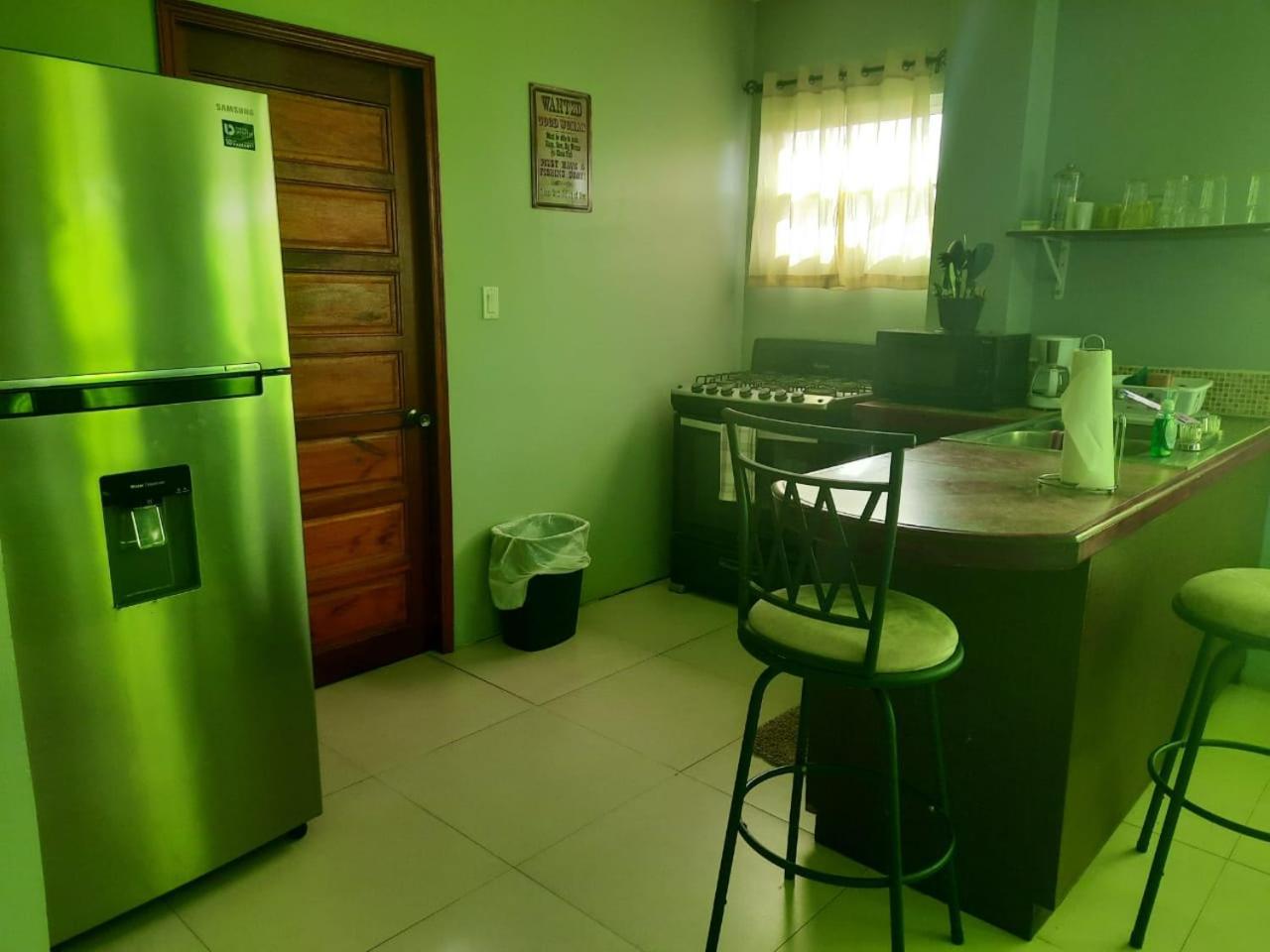 Db Tower Vacation Rental Kota Belize Bagian luar foto