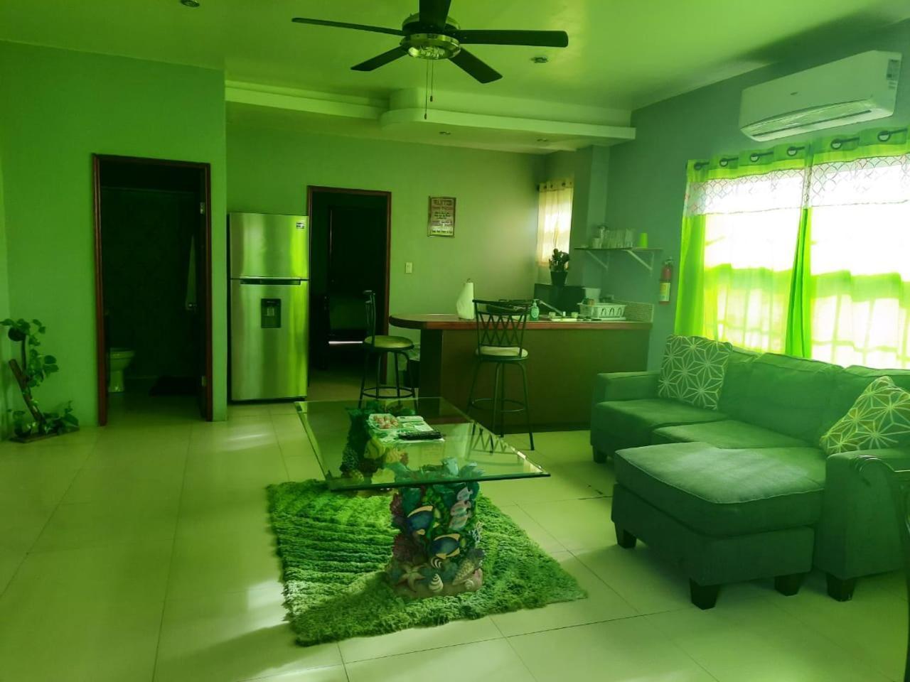 Db Tower Vacation Rental Kota Belize Bagian luar foto