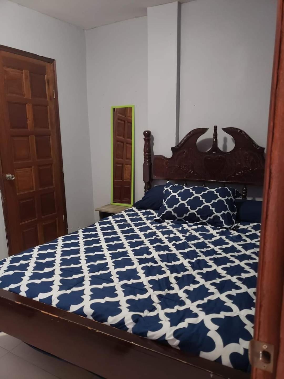 Db Tower Vacation Rental Kota Belize Bagian luar foto