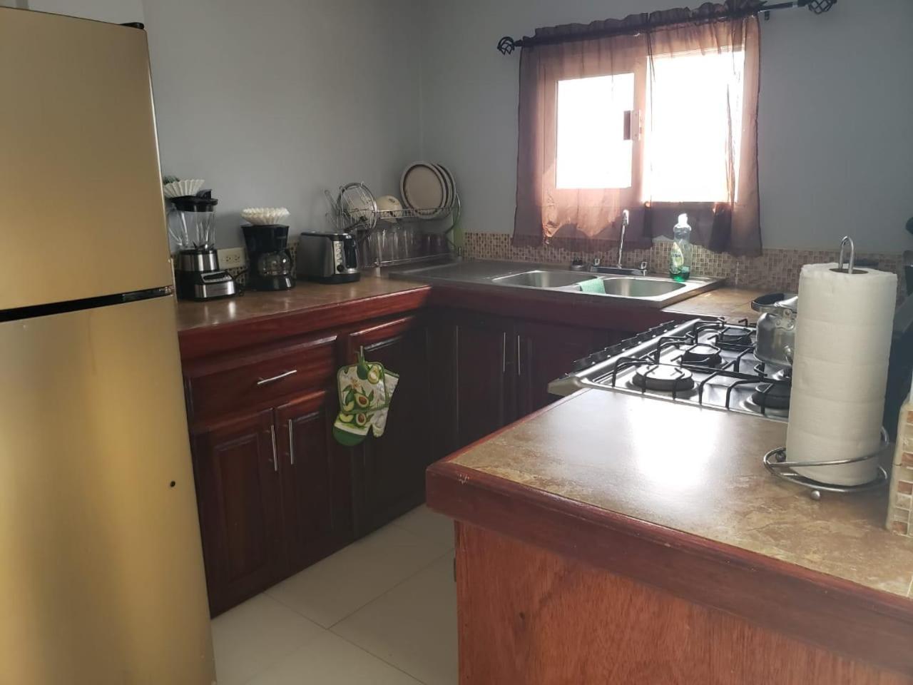 Db Tower Vacation Rental Kota Belize Bagian luar foto