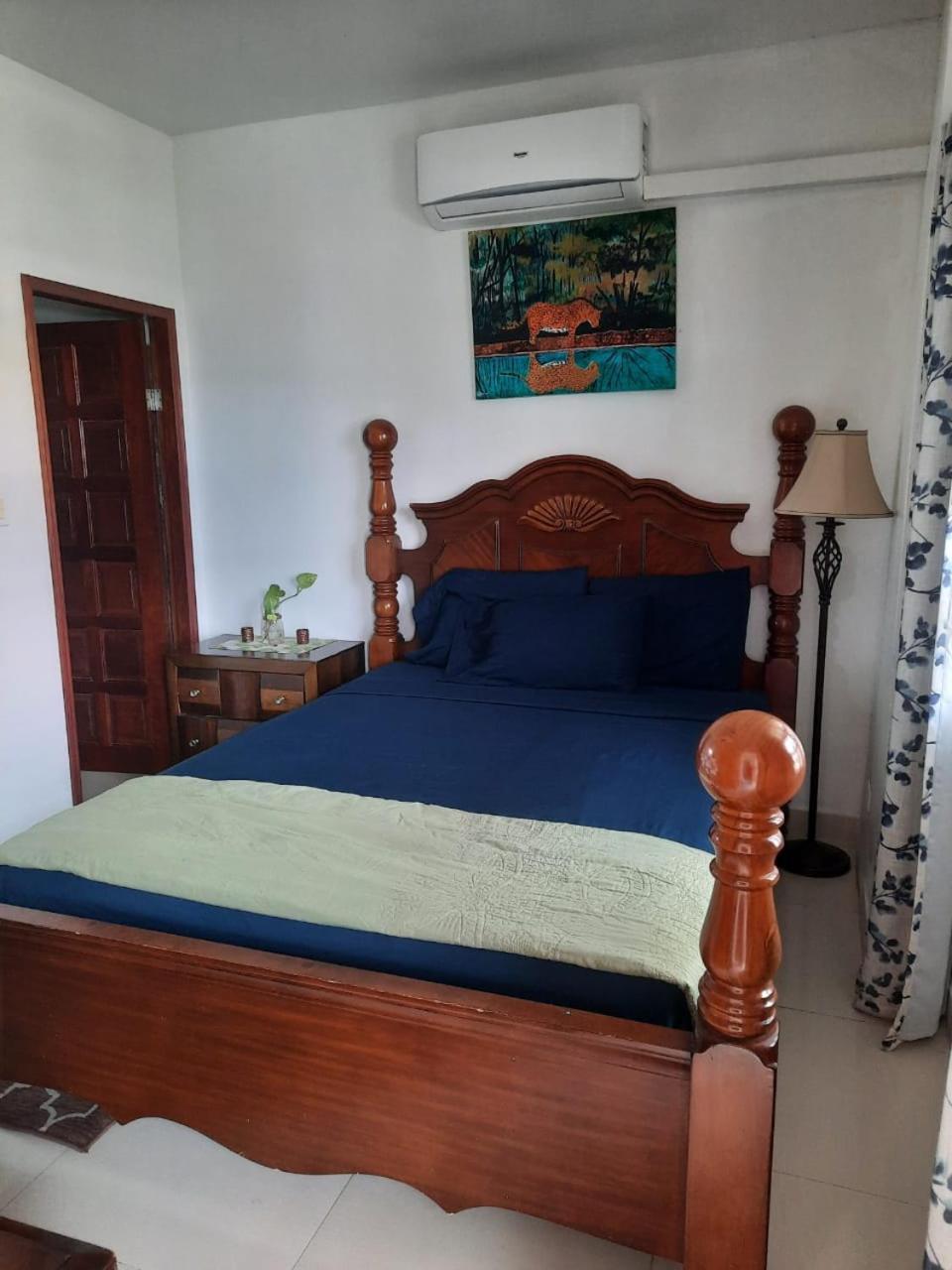 Db Tower Vacation Rental Kota Belize Bagian luar foto
