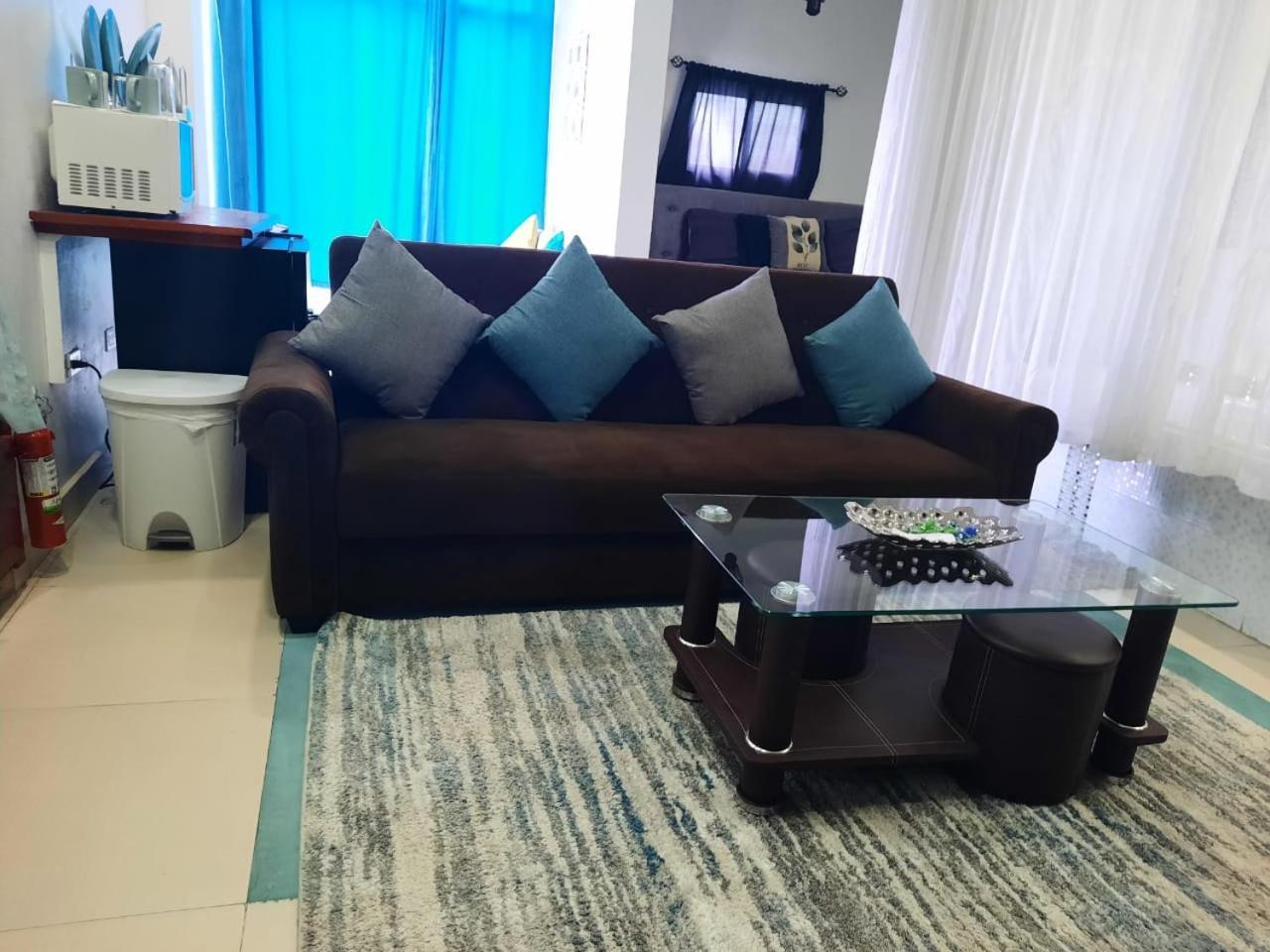 Db Tower Vacation Rental Kota Belize Bagian luar foto