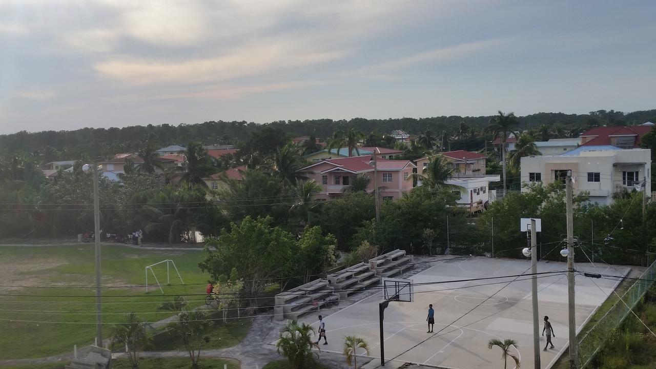 Db Tower Vacation Rental Kota Belize Bagian luar foto